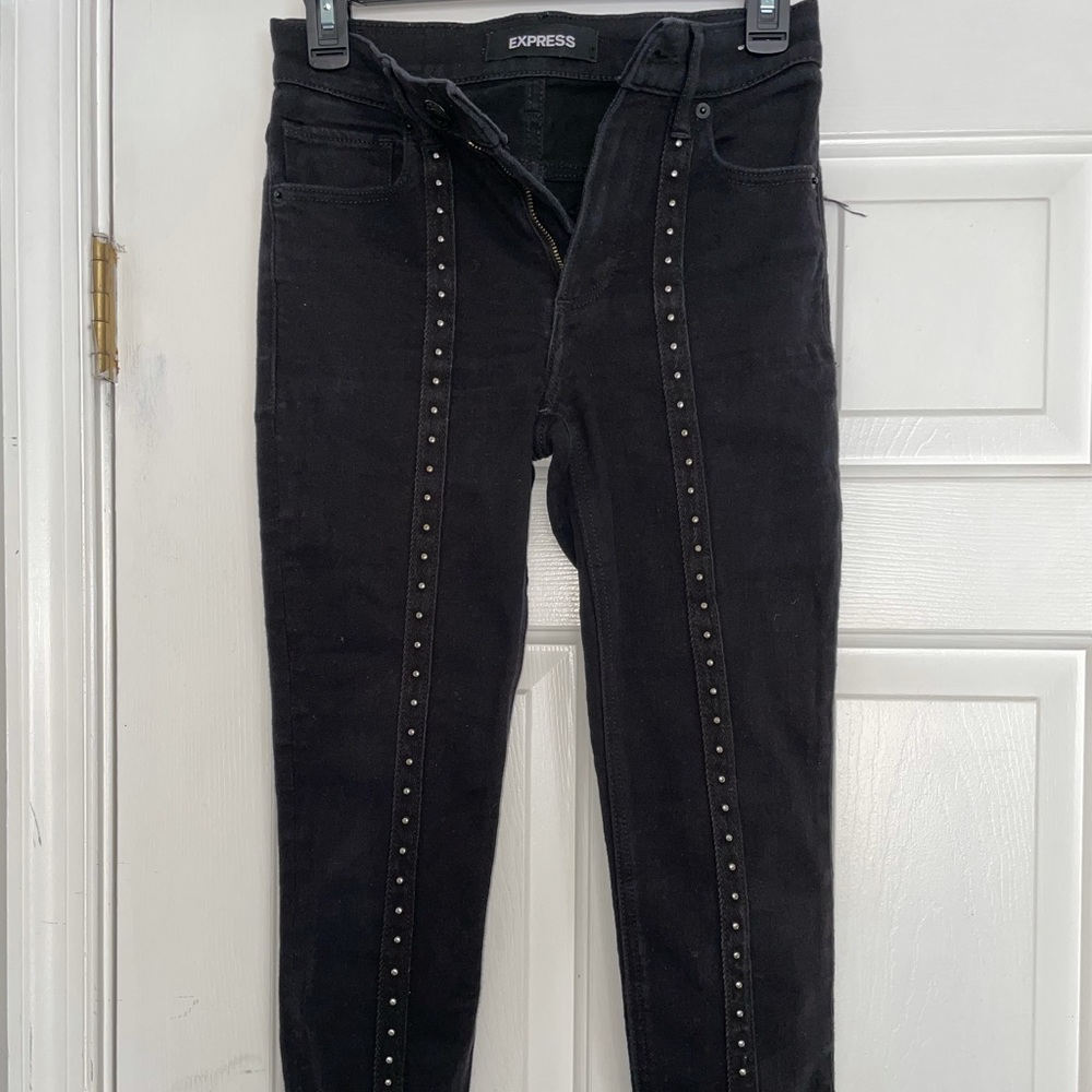 Express Capri Studded Highrise Jeans✨